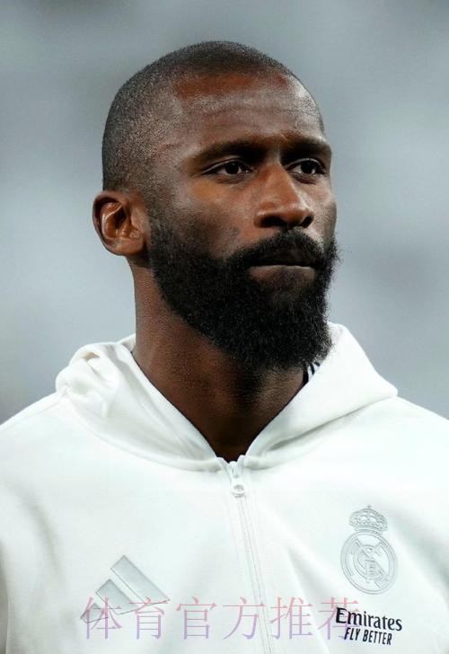 记者:吕迪格因流感缺席训练 本轮联赛能否出战存疑 记者:吕迪格因流感缺席训练 本轮联赛能否出战存疑